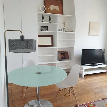 Bright & Stylish Furnished 1-bedroom