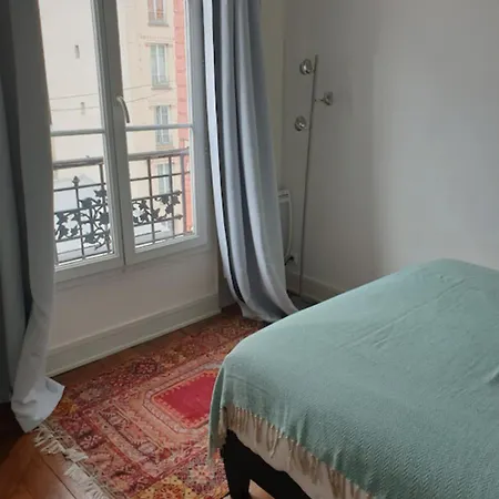 Bright & Stylish Furnished 1-bedroom Clichy